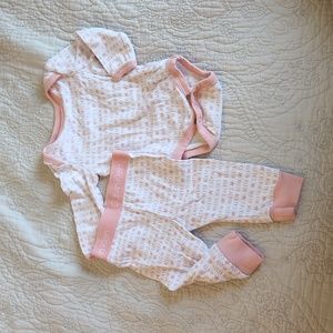 Calvin Klein 0-3 month outfit brand new!